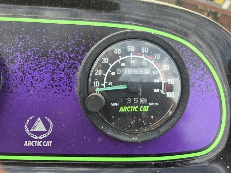 caterpillar-580-image-4