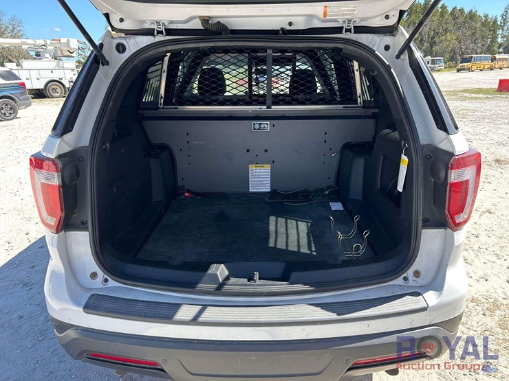 2018-ford-explorer-image-23