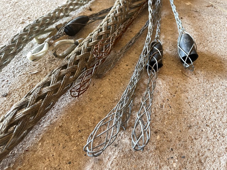 #1057-•-cable-socks-image-5