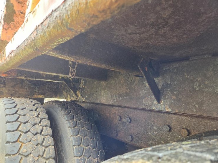 1989-mack-rd690s-image-43