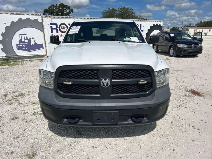 2019-ram-1500-classic-image-22