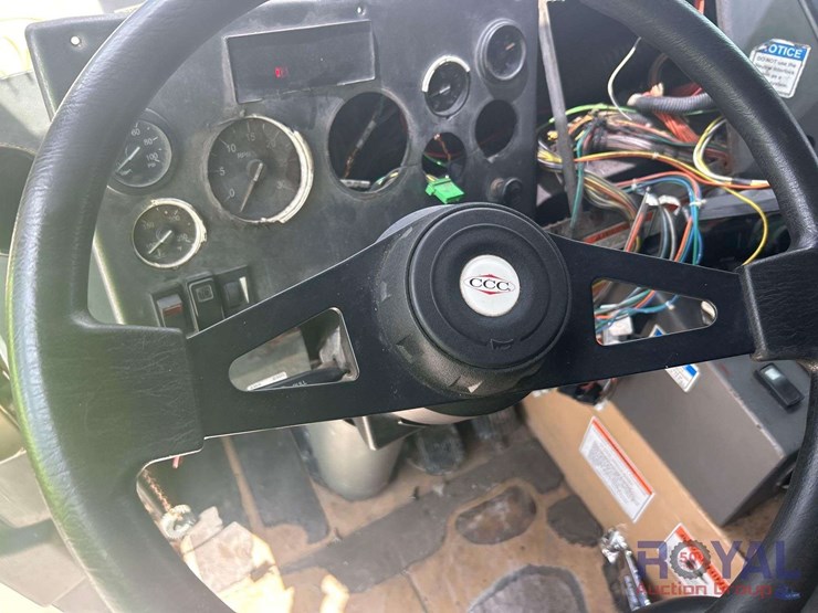 2012-crane-carrier-low-entry-t/a-rear-loader-garbage-truck-image-24