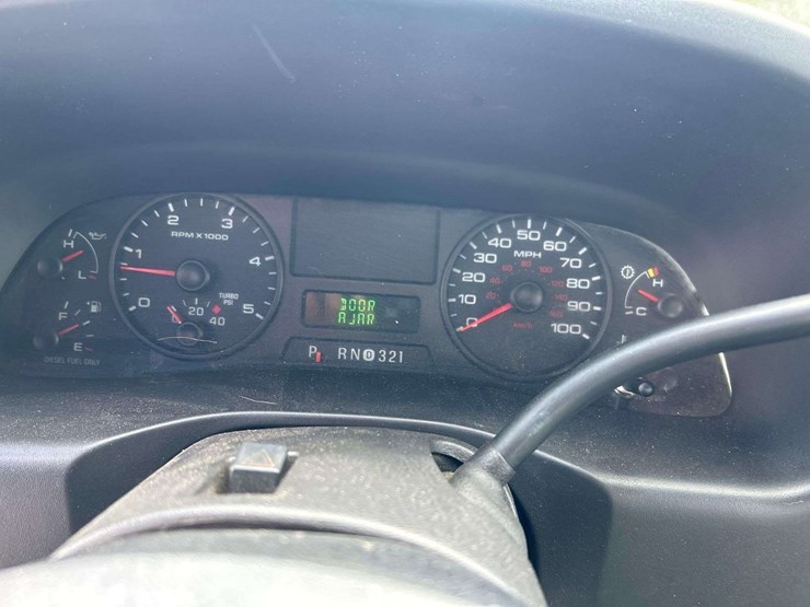 2007-ford-f550-image-11