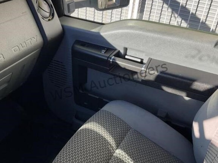 2016-ford-f550-image-25