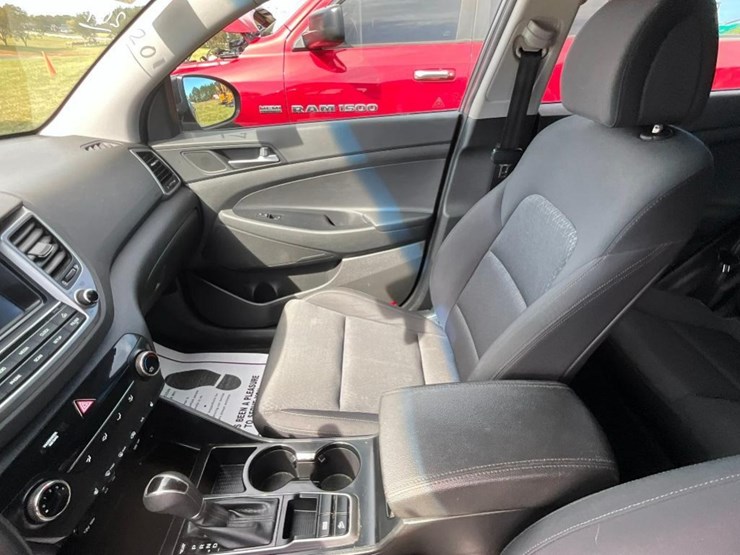 2017-hyundai-tuscon-(at,-1.6l,-miles-read-140074,-image-13