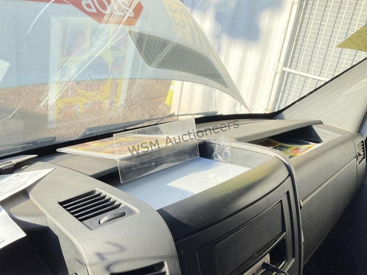 2011-mercedes-benz-sprinter-catering-van-image-20