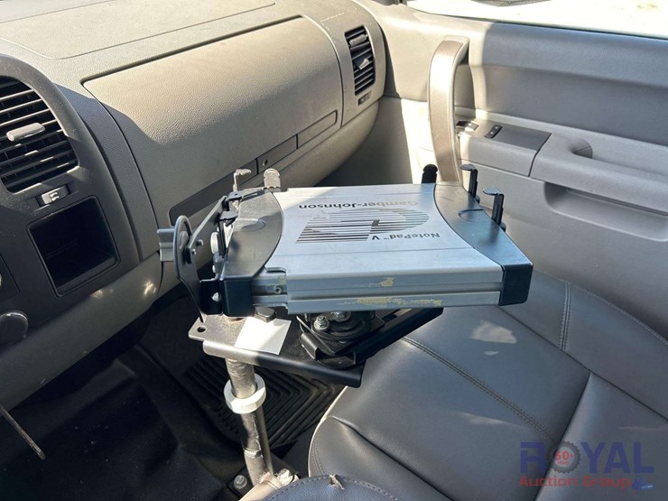 2013-chevrolet-silverado-3500-image-22