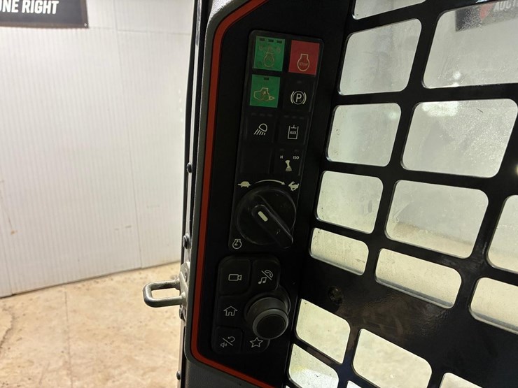 2021-bobcat-t66-image-21