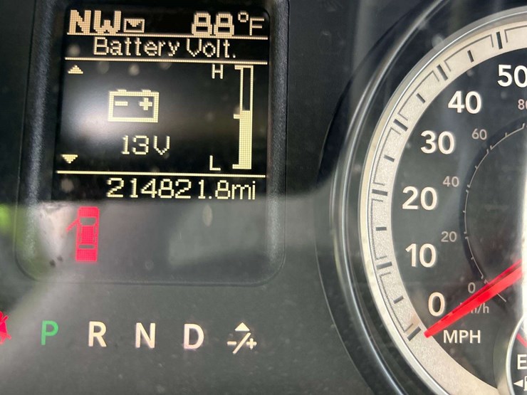 2015-ram-5500-versalift-sst-40ne-40ft-sign-bucket-truck-image-6