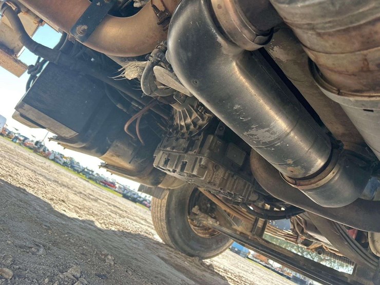 2013-freightliner-m2-106-altec-aa755-55ft-bucket-truck-image-34