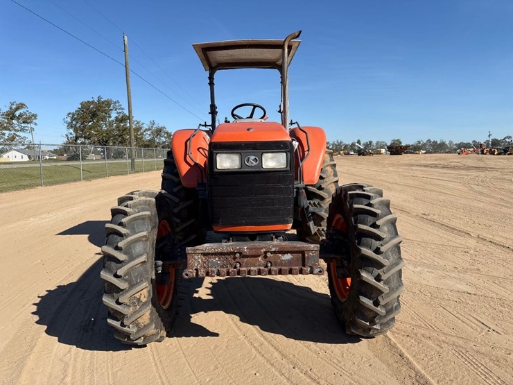 kubota-m955-dual-speed-tractor-image-3