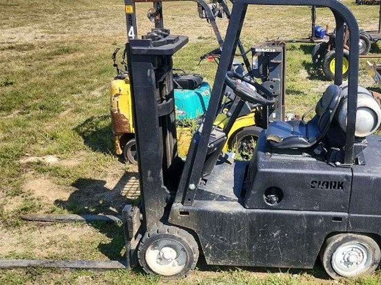 clark-forklift-image-1