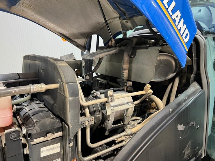 new-holland-t4.75-image-17