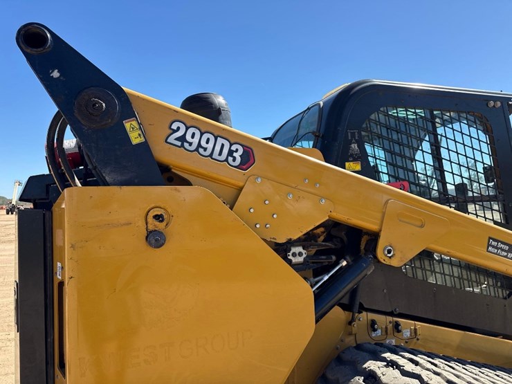 2022-caterpillar-299d3-image-20