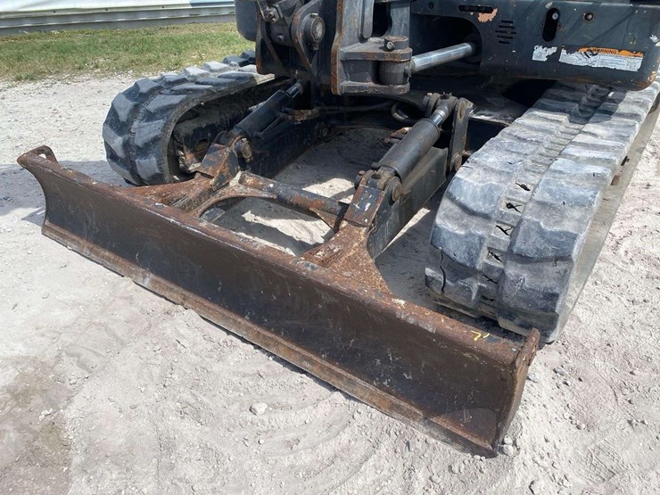 2016-bobcat-e85-image-16