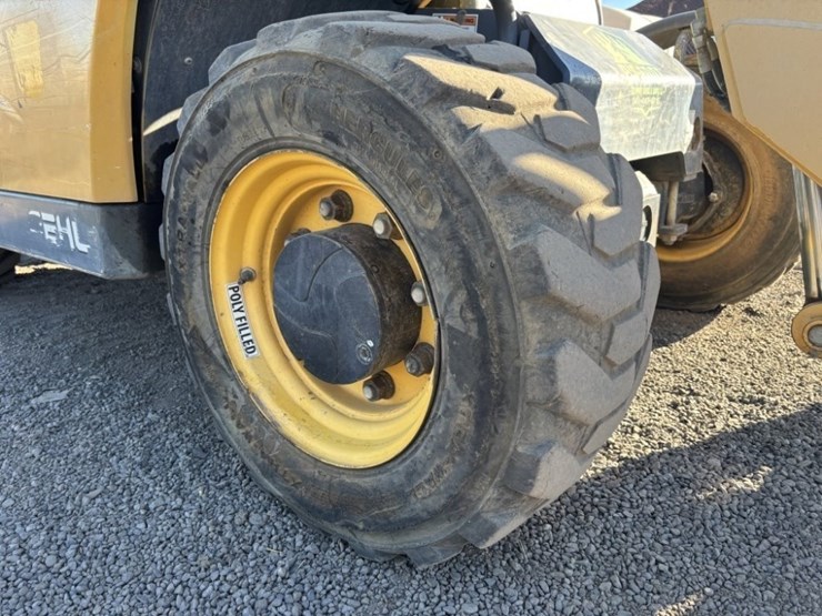 2014-gehl-rs5-19-image-13