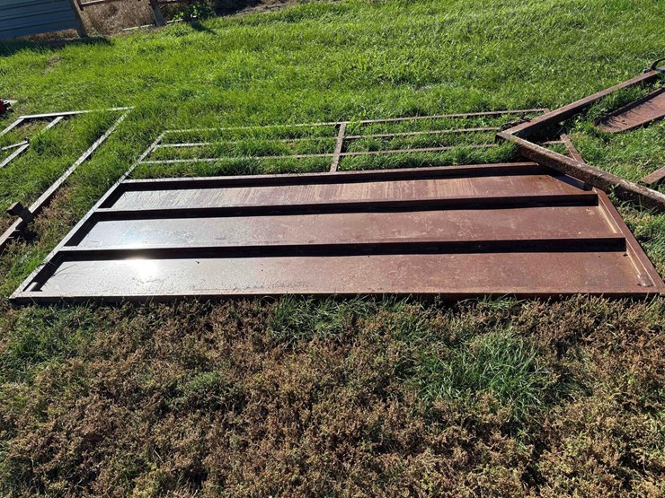 hyqual-adjustable-livestock-alley-image-8