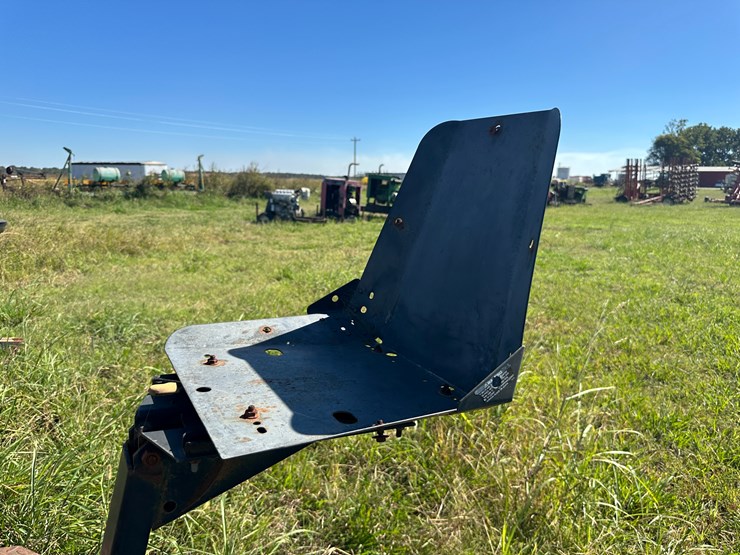 #32227-•-kelley-mfg-b70-backhoe-attachment-image-25