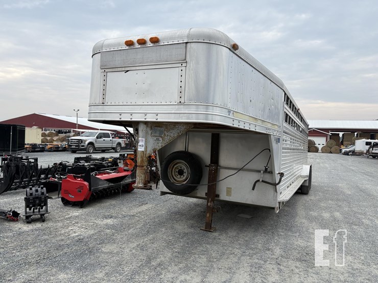 1995-featherlite-24-ft-image-2