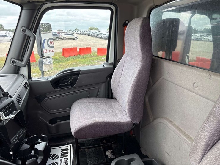 2020-international-mv607-16ft-morgan-dump-truck-image-41