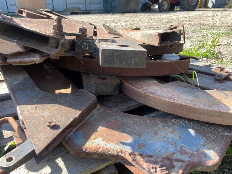 #1042-•-pallet-of-plow-parts-image-10