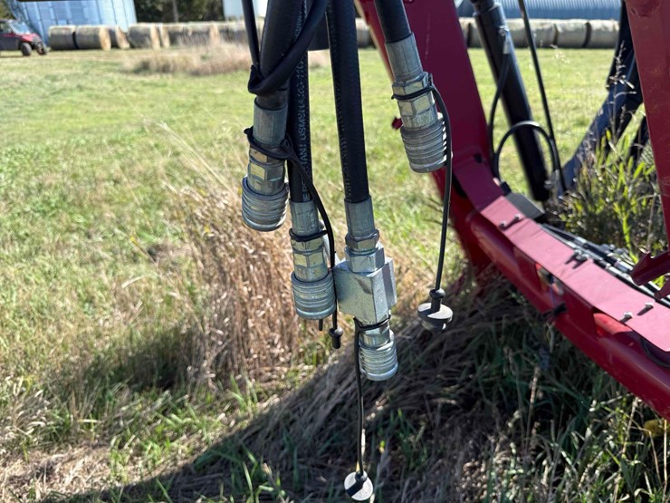 2008-case-ih-l730-image-23