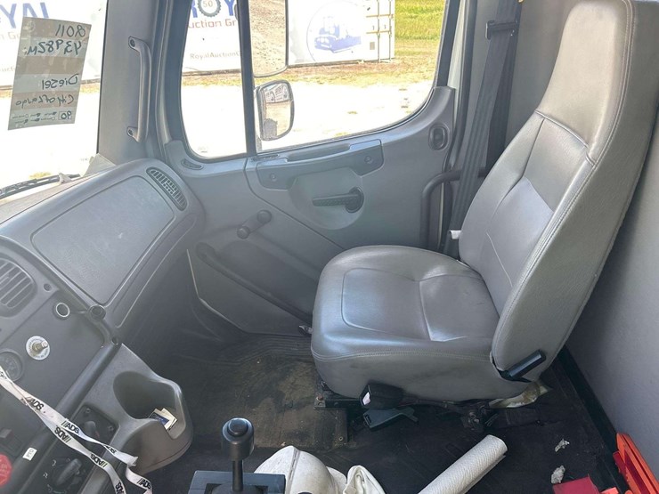 2011-freightliner-m2-112-tri-axle-dump-truck-image-15