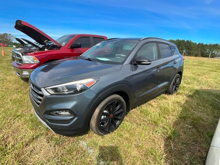 2017-hyundai-tuscon-(at,-1.6l,-miles-read-140074,-image-3
