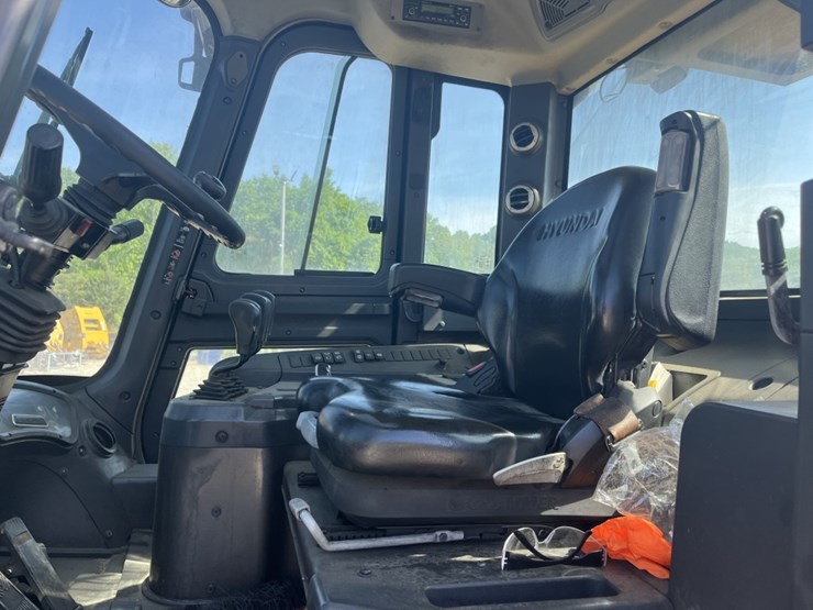 2018-hyundai-80d-9-image-11