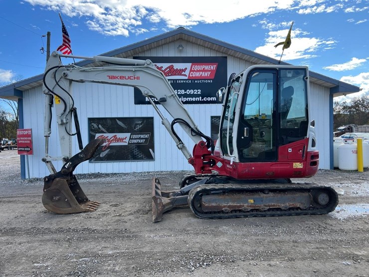 2017-takeuchi-tb260-image-1