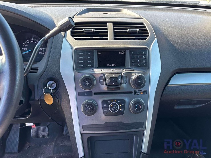 2015-ford-explorer-image-17