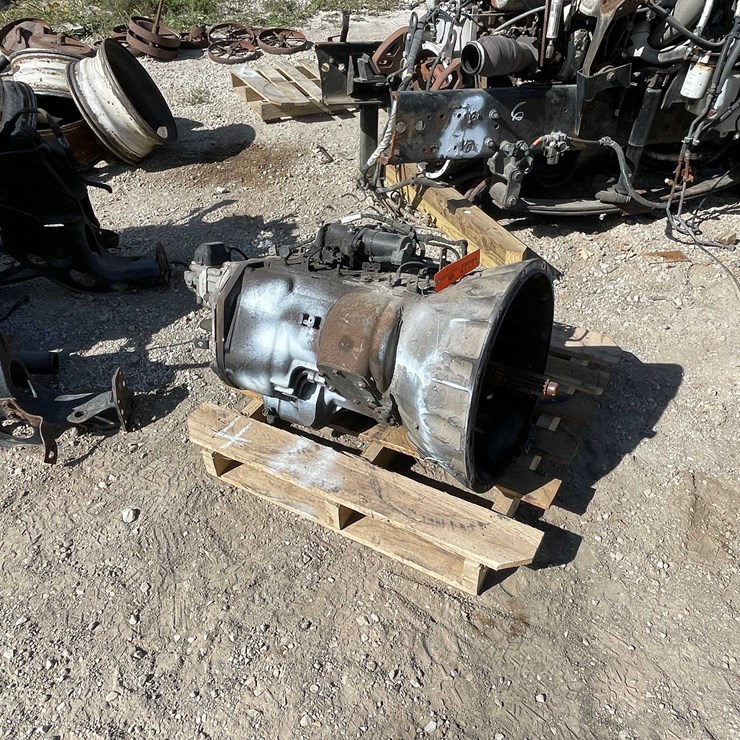 2019 INTERNATIONAL LT