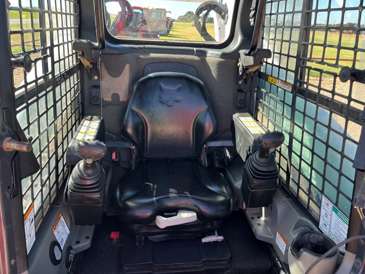 2015-bobcat-t870-image-13
