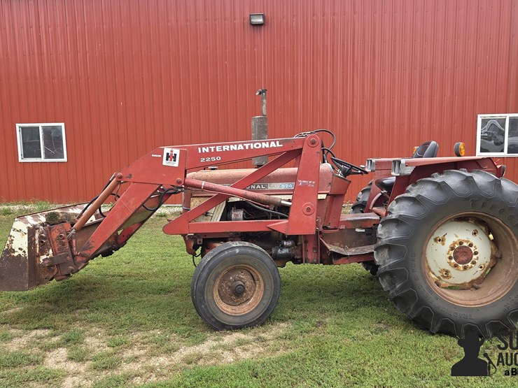 1976-international-574-image-8