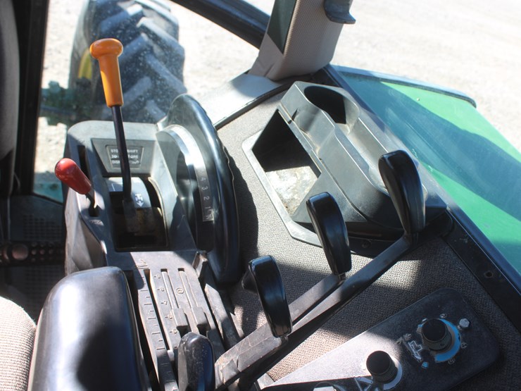 john-deere-4755-image-32