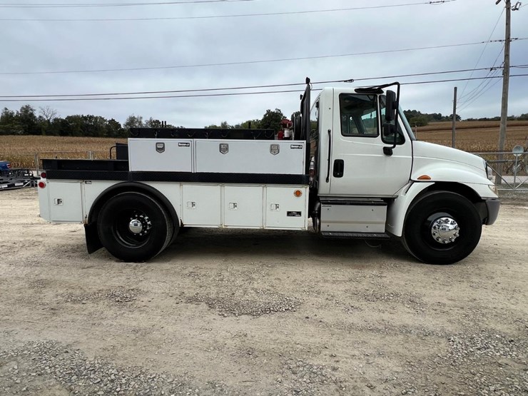 2017-international-durastar-4300-image-6