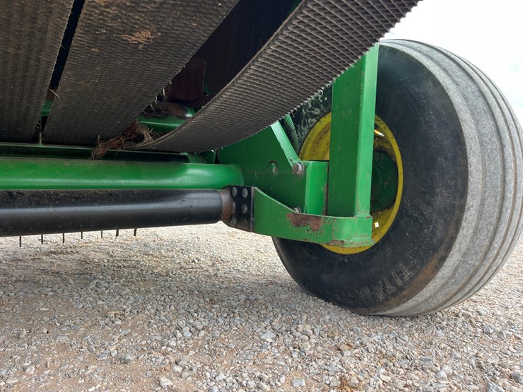 2000-john-deere-567-image-10