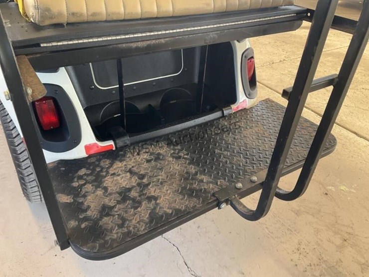 2013-ez-go-freedom-rxv-golf-cart-image-10