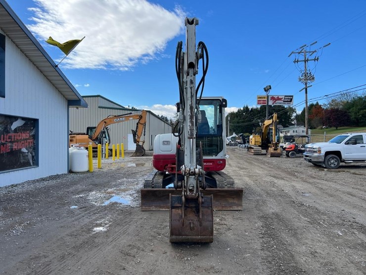 2017-takeuchi-tb260-image-8