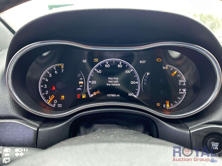 2016-jeep-grand-cherokee-image-16