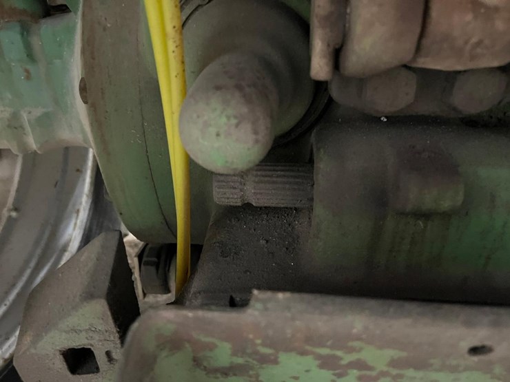 john-deere-4240-image-15