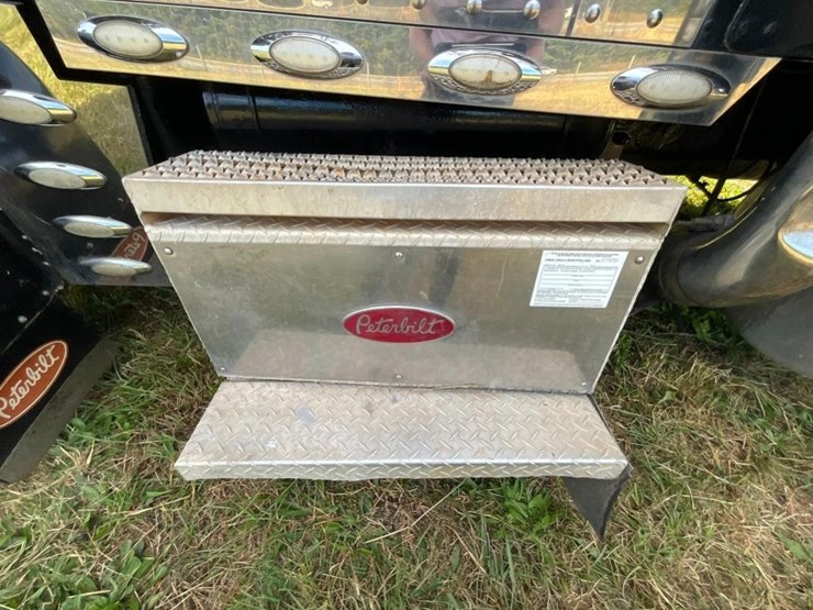 1998-peterbilt-379-image-25