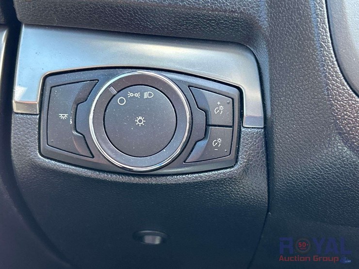 2018-ford-explorer-image-15