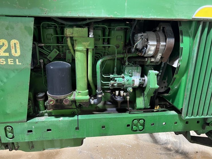 john-deere-4320-image-17
