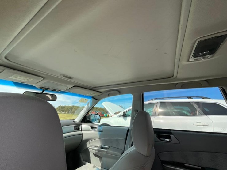 2010-subaru-forester-image-19