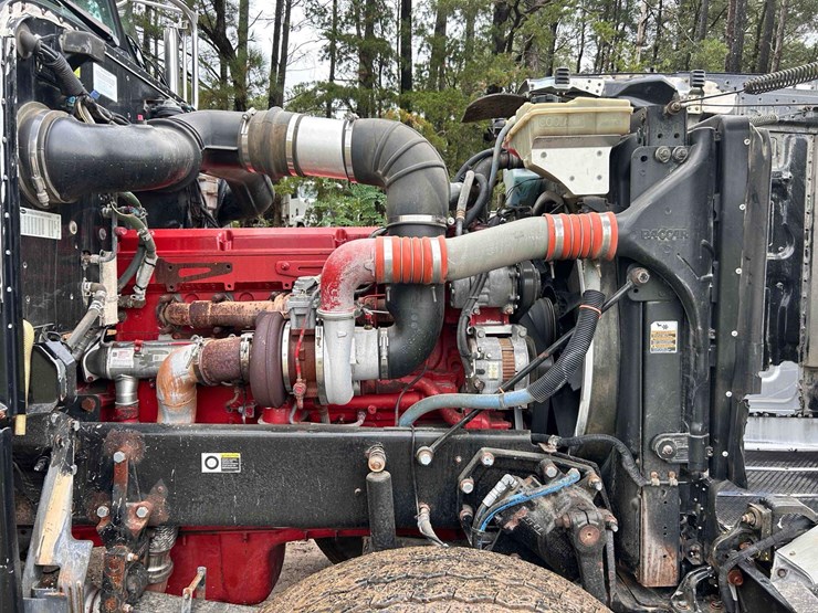 2008-peterbilt-388-image-28