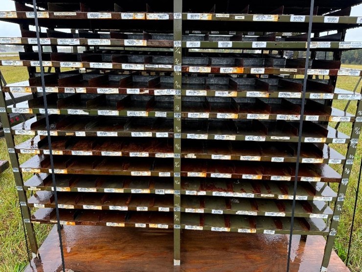 metal-parts-bin-shelving-(24"dx6'wx83"t)-image-4