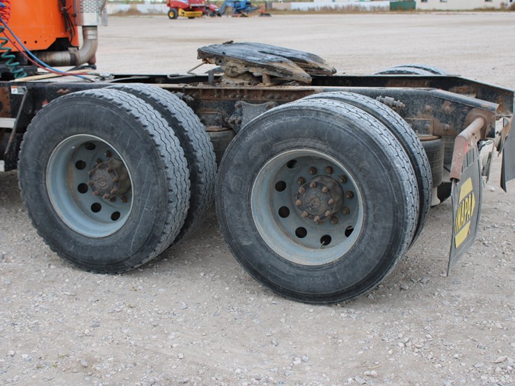 #2063-•-#2063--2006-freightliner-century-classic-s/t-semi-image-10