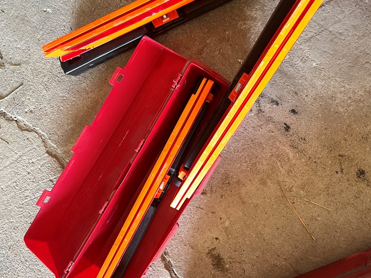 #1067-•-(2)-road-triangle-kits-image-5