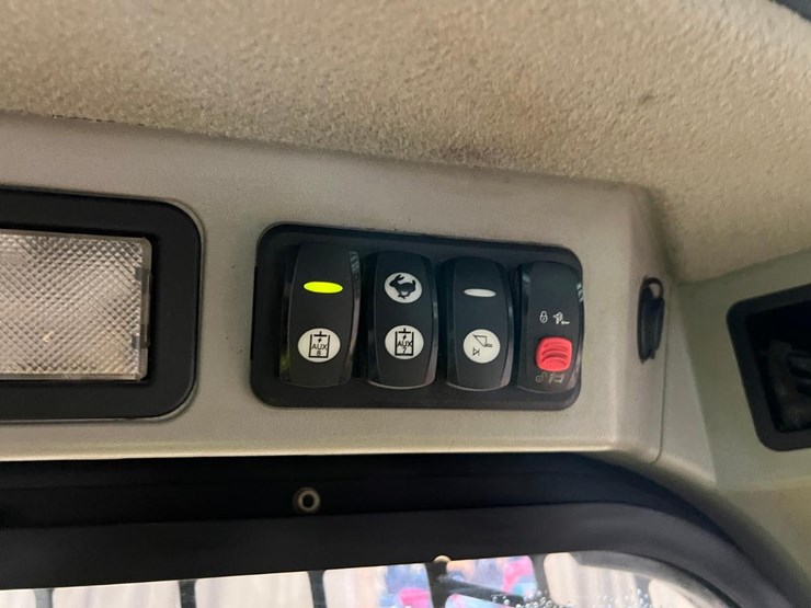 caterpillar-279d-image-29